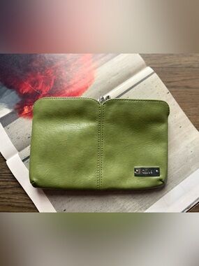 Chloe Parfum Faux Leather Zipper Cosmetic Make Up Bag Clutch Purse In Green